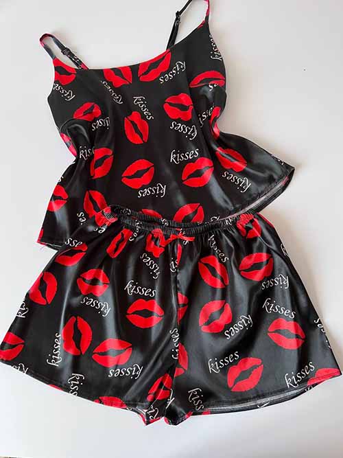 لباس خواب ساتن مدل KISSES