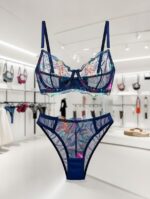 نام‌های جایگزین خلاقانه و زیبا (برای تنوع در عنوان یا متا): ست Double Beautiful آبی اقیانوسی – تور شفاف با طرح پروانه‌ای رنگین‌کمان TRT ست لباس زیر فانتزی Midnight Ocean TRT – تور بدن‌نما آبی تیره با درخشش نئونی و گل‌های هنری ست توری رویایی Sapphire Dream TRT – آبی پررنگ شفاف با طرح موج‌دار و رنگین‌کمان درخشان ست لباس زیر زنانه Aurora Blue TRT – پارچه توری مشکی-آبی با طرح هنری رنگارنگ و بندهای ظریف ست فانتزی Galaxy Lace TRT – آبی شب تاب شفاف با نقش پروانه و گل‌های نئونی توضیحات محصول کامل (سئو شده، حدود ۵۰۰ کلمه، طبیعی و فروشنده – مستقیم برای بخش Description ووکامرس): ست لباس زیر توری آبی نئونی TRT – مدل Double Beautiful فانتزی شفاف با طرح هنری رنگین‌کمان با ست لباس زیر توری آبی TRT مدل Double Beautiful، ترکیبی خیره‌کننده از زیبایی، شفافیت و درخشش را تجربه کنید! این ست فانتزی با پارچه تور بدن‌نما آبی تیره (آبی اقیانوسی/نئونی) و طرح هنری رنگین‌کمان و گل‌های درخشان، یکی از جذاب‌ترین مدل‌های جدید برند تیریتی است که هم برای لحظات خاص و رمانتیک و هم زیر لباس‌های مجلسی شفاف یا جذب، فوق‌العاده به نظر می‌رسد. ویژگی‌های کلیدی ست لباس زیر توری آبی TRT: رنگ: آبی پررنگ نئونی با درخشش رنگین‌کمانی (تن‌خور عالی روی پوست‌های روشن تا تیره – حس لوکس و مدرن می‌دهد) جنس: تور شفاف و لطیف با طرح چاپی هنری (گل‌دار + پروانه‌ای رنگارنگ) + داخل کاپ نخی ضدحساسیت برای راحتی تمام‌روز طراحی سوتین: کاپ فنردار (push-up طبیعی و فرم‌دهی زیبا)، بندهای نازک قابل تنظیم، لبه دانتل ظریف، پشت قزن چند ردیفه شورت: مدل بکلس/تیک‌تک با فاق متوسط، لبه تور گل‌دار، بدون ایجاد خط زیر لباس‌های جذب سایزبندی: XL (مناسب سایز ۸۵–۹۰ – برای سایز دقیق جدول زیر را ببینید) کیفیت: دوخت حرفه‌ای برند TRT، مقاوم در شستشو، حفظ رنگ و فرم بعد از چندین بار استفاده مناسب برای: استفاده روزانه خاص، زیر لباس مجلسی، هدیه فانتزی، لحظات رمانتیک این ست توری فانتزی آبی با پارچه سبک و تنفس‌پذیر، همزمان حس لوکس و جسورانه‌ای به شما می‌دهد. طرح رنگین‌کمانی روی تور شفاف، زیر نور ملایم درخشش جادویی ایجاد می‌کند و ظاهر بسیار جذاب و متفاوت می‌سازد – دقیقاً آنچه از یک محصول لباس زیر فانتزی TRT انتظار دارید! جدول سایزبندی تقریبی: سایزدور زیر سینه (cm)دور روی سینه (cm)XL۸۳–۹۰۹۸–۱۰۵ چرا این ست را از trtbrand.com بخرید؟ تولید مستقیم کارخانه تیریتی – قیمت رقابتی کیفیت تضمینی + بسته‌بندی شیک و محرمانه ارسال سریع به سراسر ایران موجودی محدود مدل‌های جدید – زود اقدام کنید! اگر به دنبال خرید ست لباس زیر توری آبی فانتزی، ست توری بدن‌نما TRT یا لباس زیر خاص و هنری هستید، همین حالا این مدل زیبا را به سبد خرید اضافه کنید و زیبایی‌تان را دوچندان کنید! 💙✨