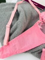 ست اسپنتا TRT – توری صورتی با گل‌دوزی هنری از اساطیر - تصویر 8