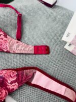 ست لباس زیر عمده گلدوزی طرح رز قرمز - برند TRT - تصویر 6