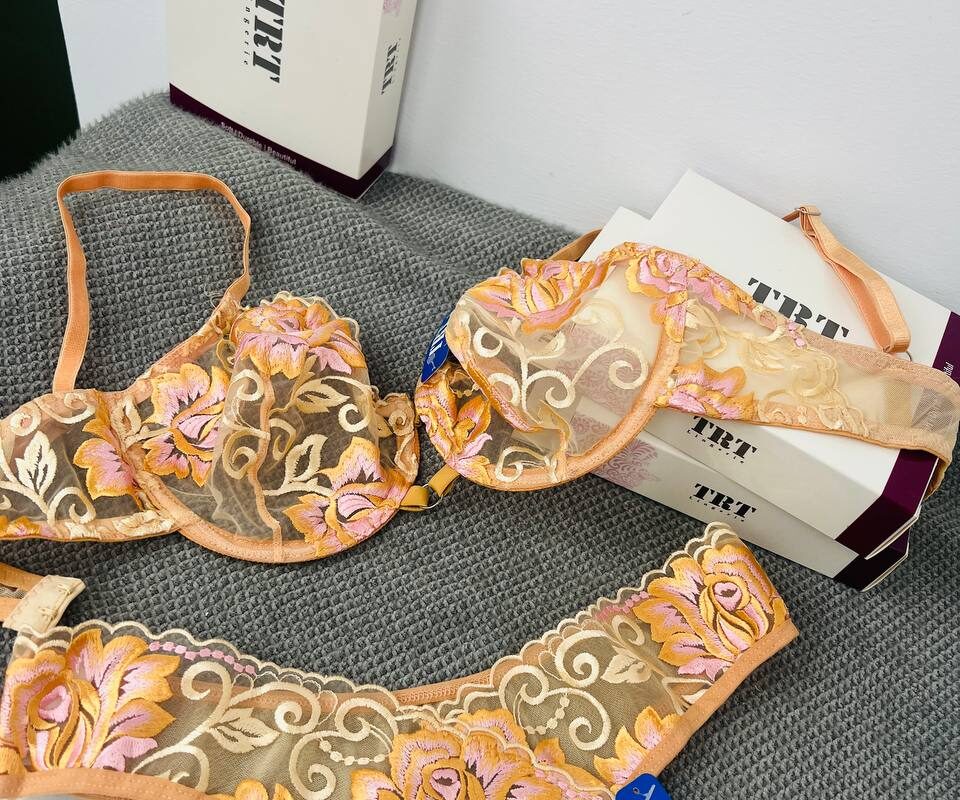 پخش عمده سوتین و شورت گلدوزی سه بعدی گاز ایتالیایی ضد حساسیت